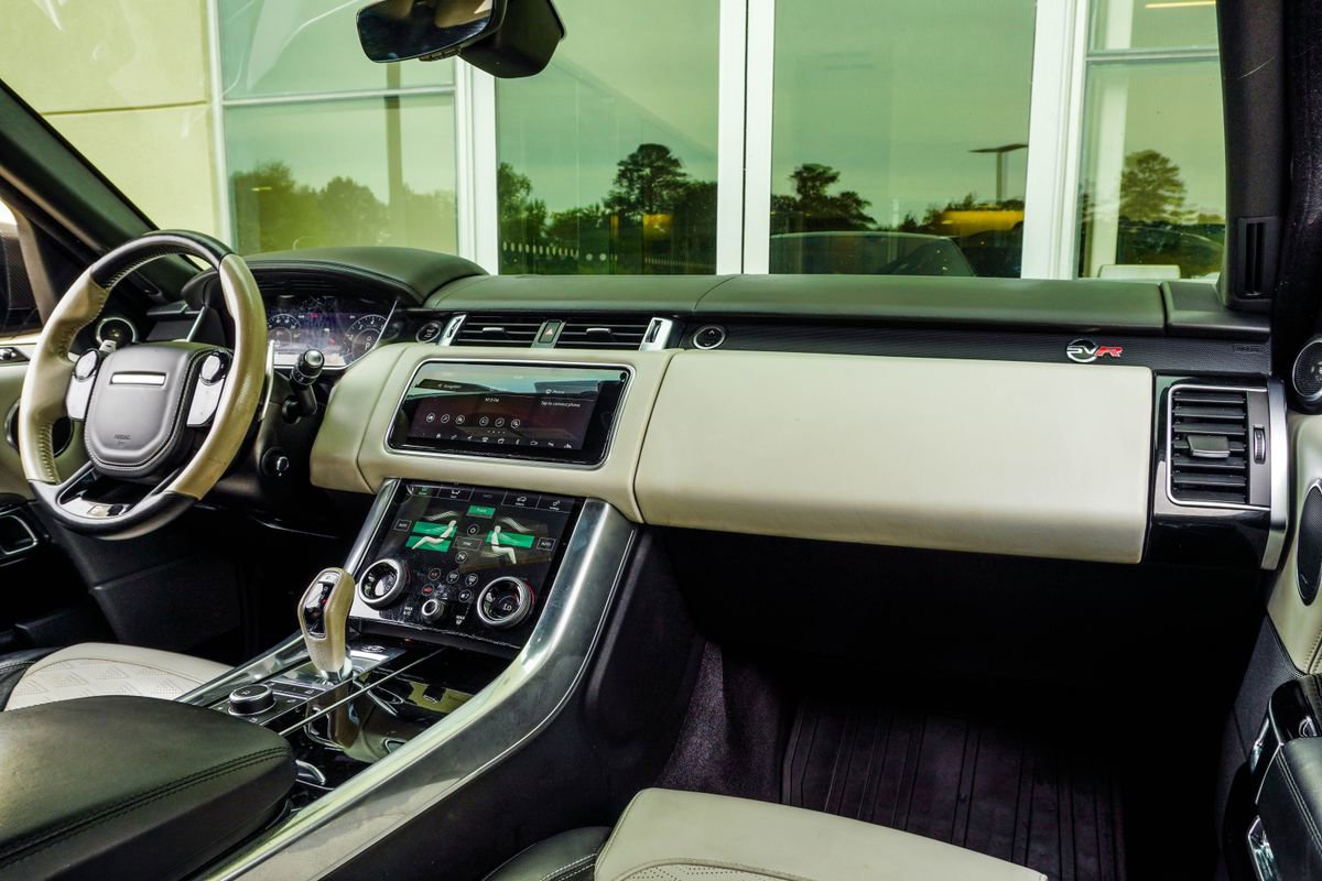 Used 2020 Land Rover Range Rover Sport SVR image 18