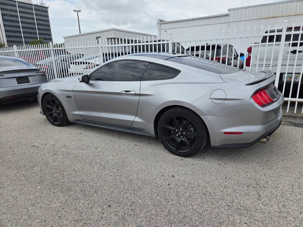 Used 2020 Ford Mustang GT w/ Black Accent Package RWD image 5