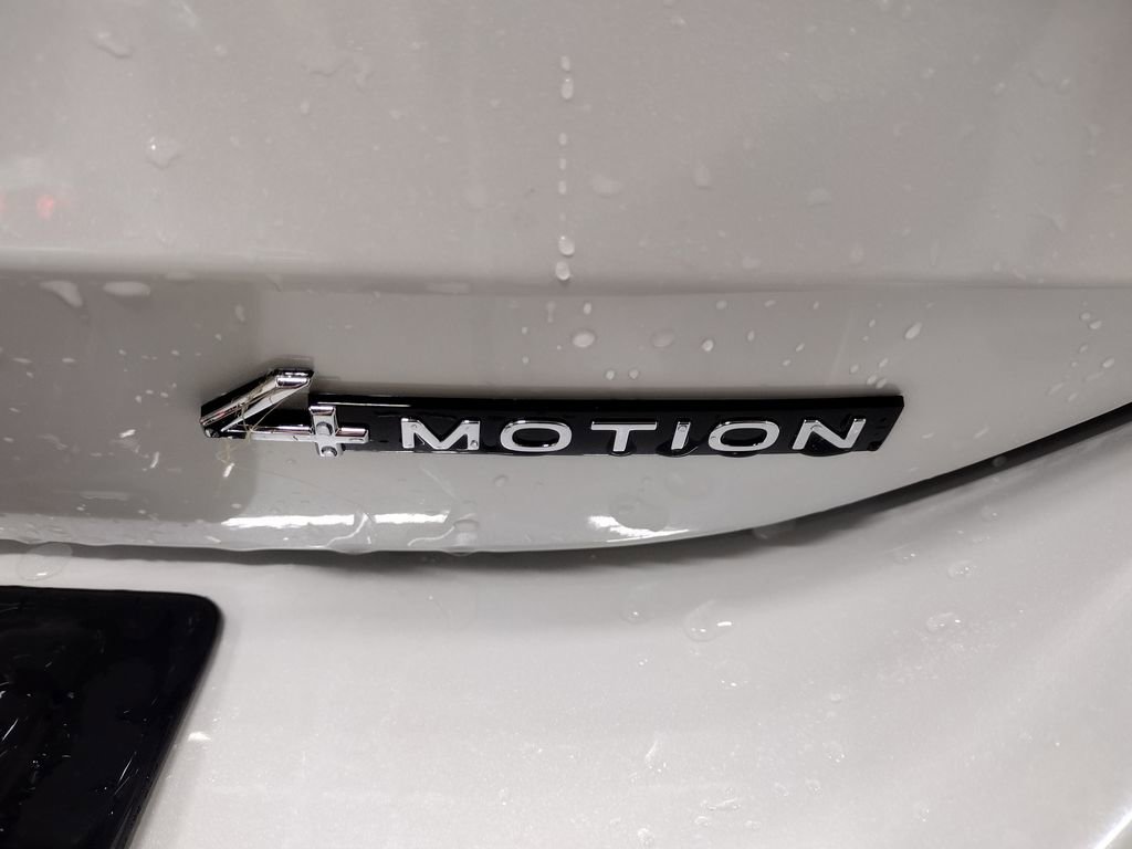 New 2026 Volkswagen Tiguan SEL R-Line image 14