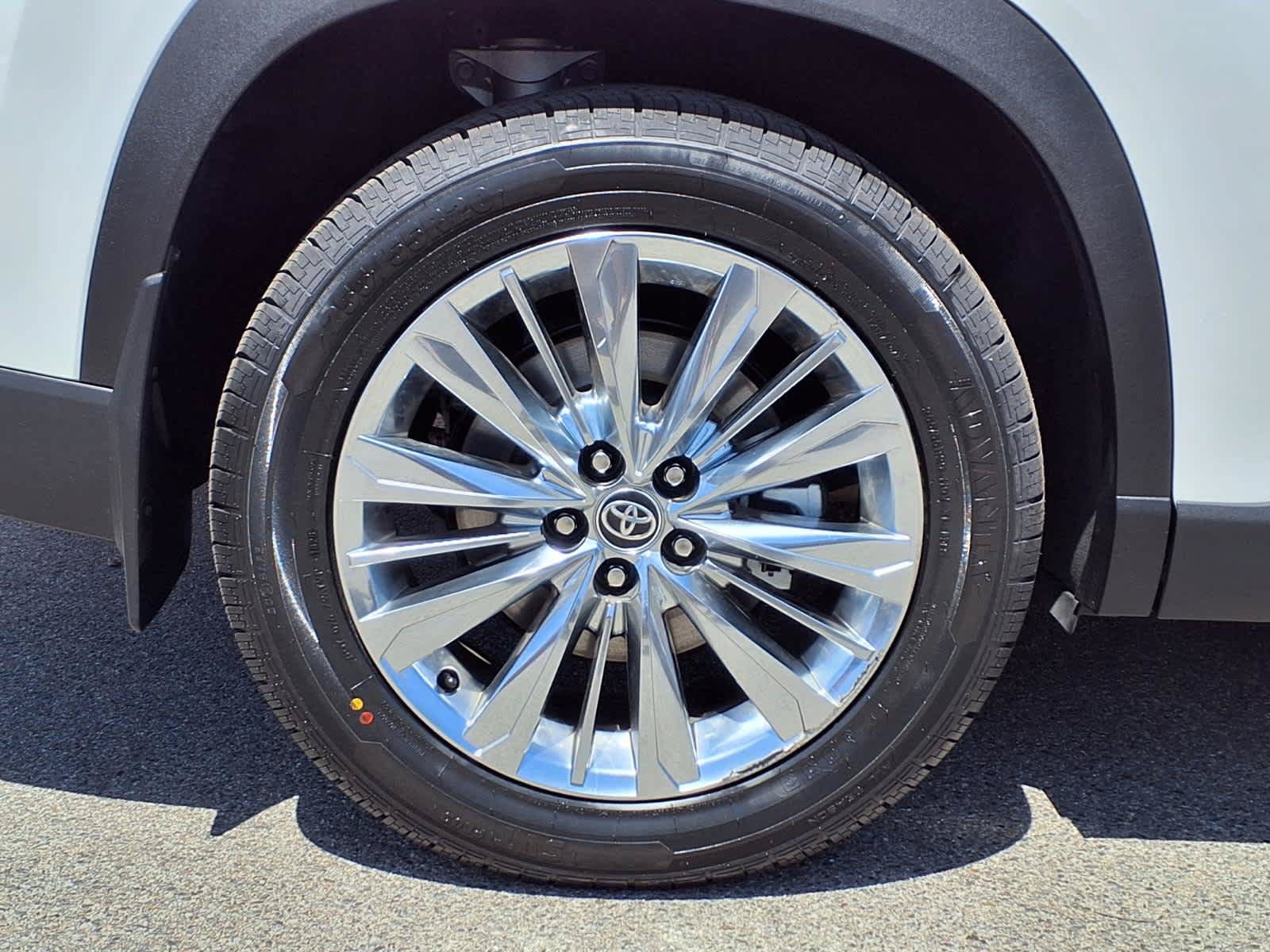 Certified 2024 Toyota Grand Highlander AWD image 7