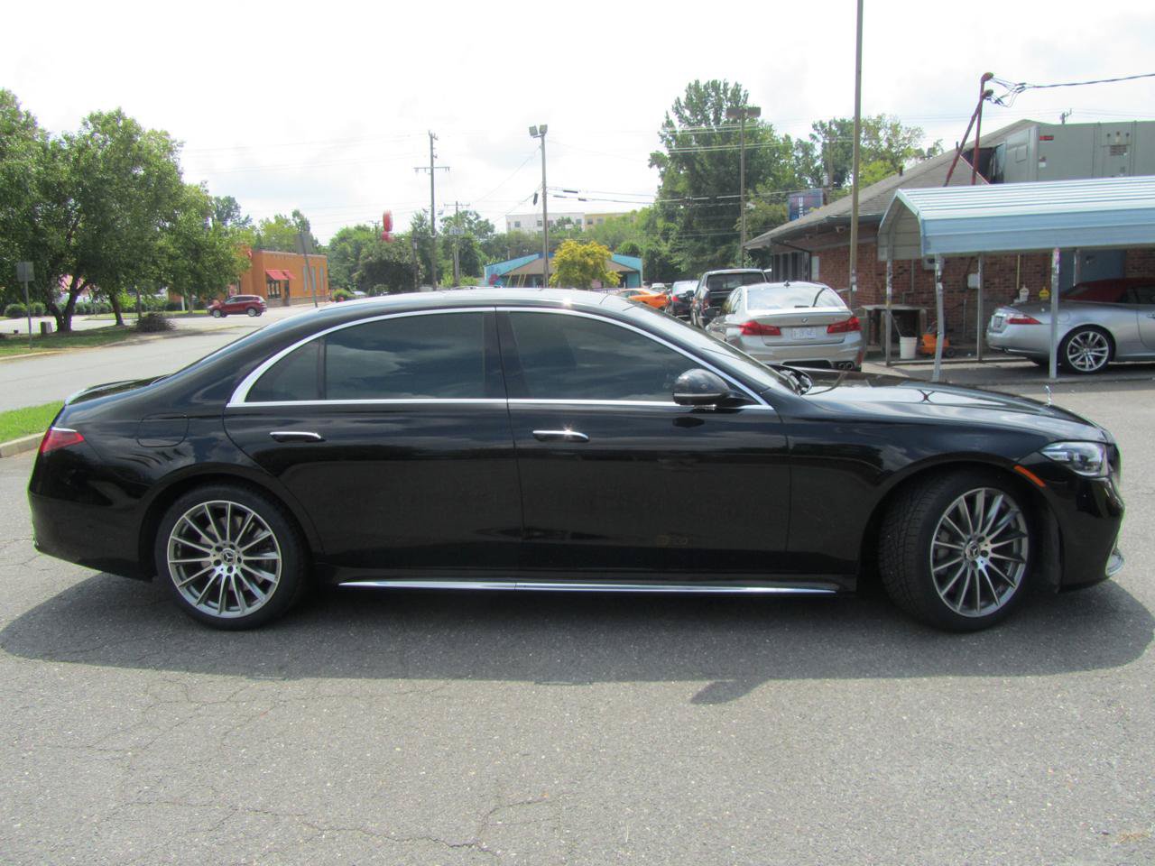 Used 2022 Mercedes-Benz S 580 4MATIC Sedan w/ AMG Line Package image 11