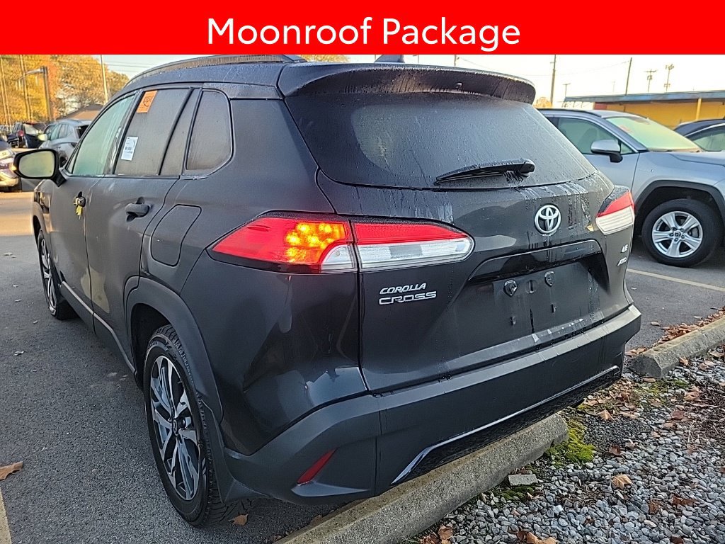 Used 2025 Toyota Corolla Cross LE AWD/4WD image 4