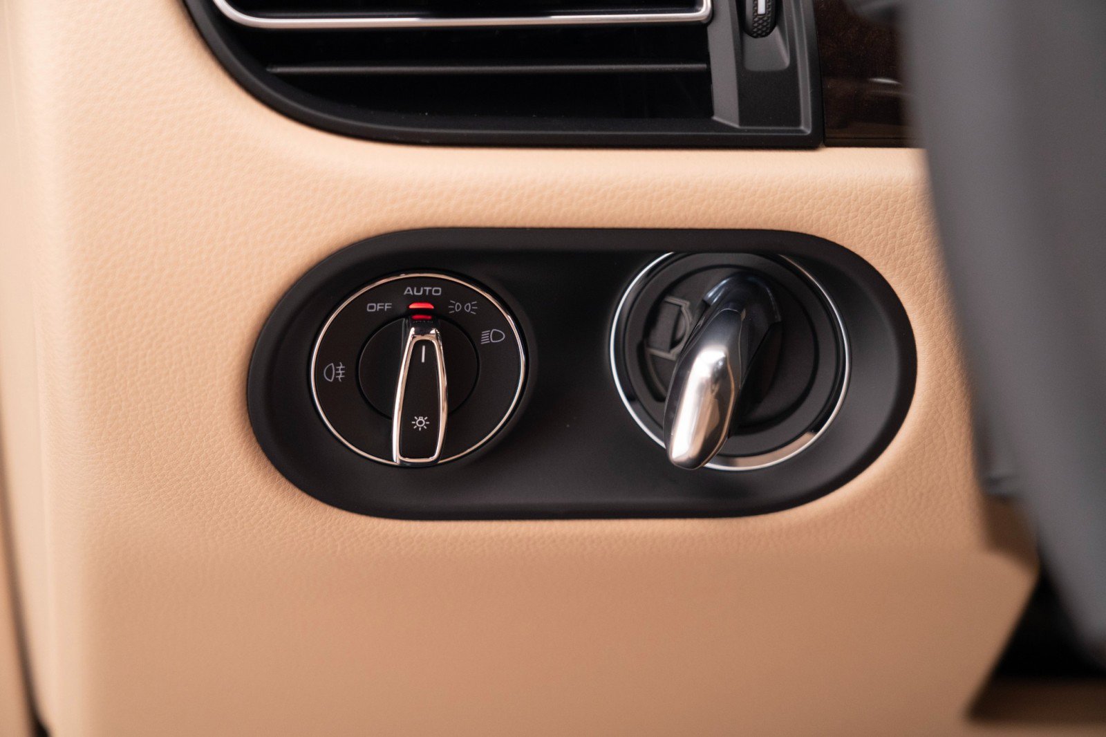 New 2026 Porsche Macan image 28