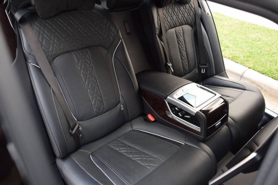 Used 2018 BMW ALPINA B7 xDrive w/ Luxury Rear Seating Package AWD/4WD image 50