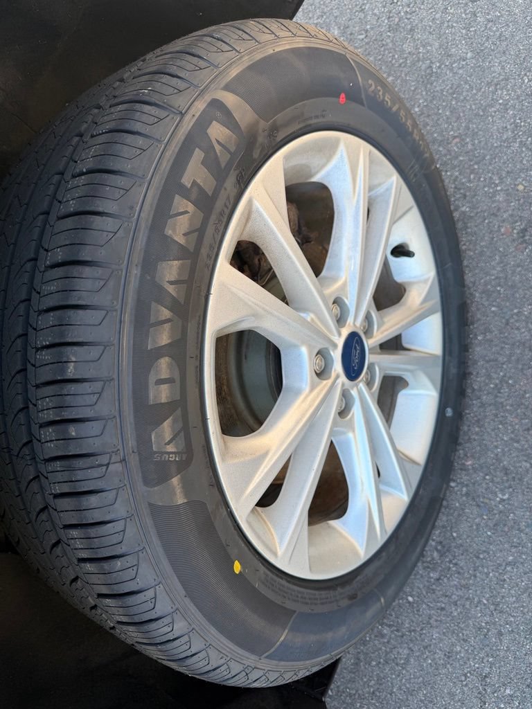 Used 2019 Ford Escape SEL w/ Ford Safe & Smart Package AWD/4WD image 25