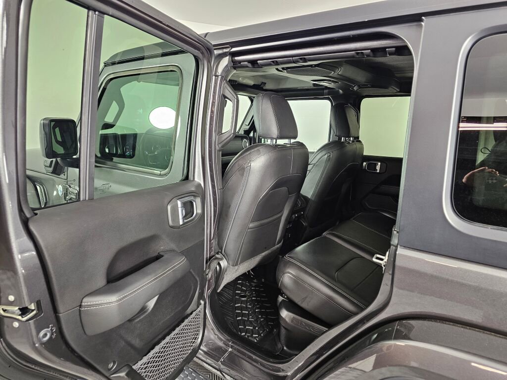 Used 2023 Jeep Wrangler Unlimited Sahara w/ Cold Weather Group AWD/4WD image 34