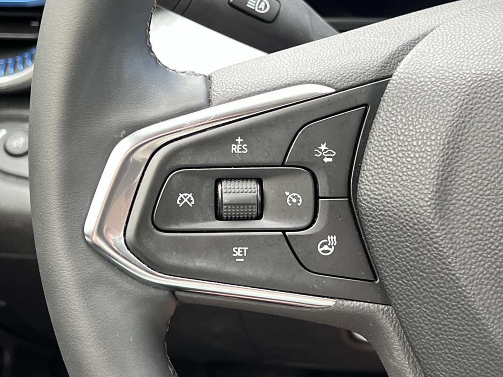 Used 2024 Chevrolet Trax LT w/ Driver Confidence Package FWD image 21