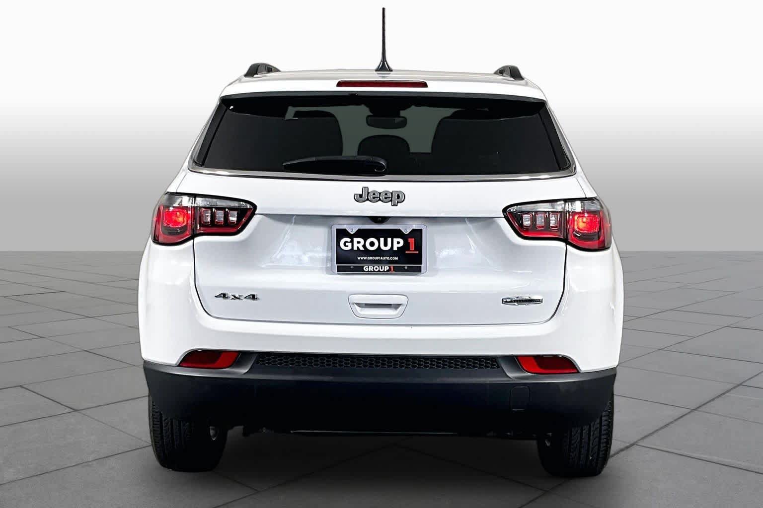 Used 2024 Jeep Compass Latitude AWD/4WD image 5