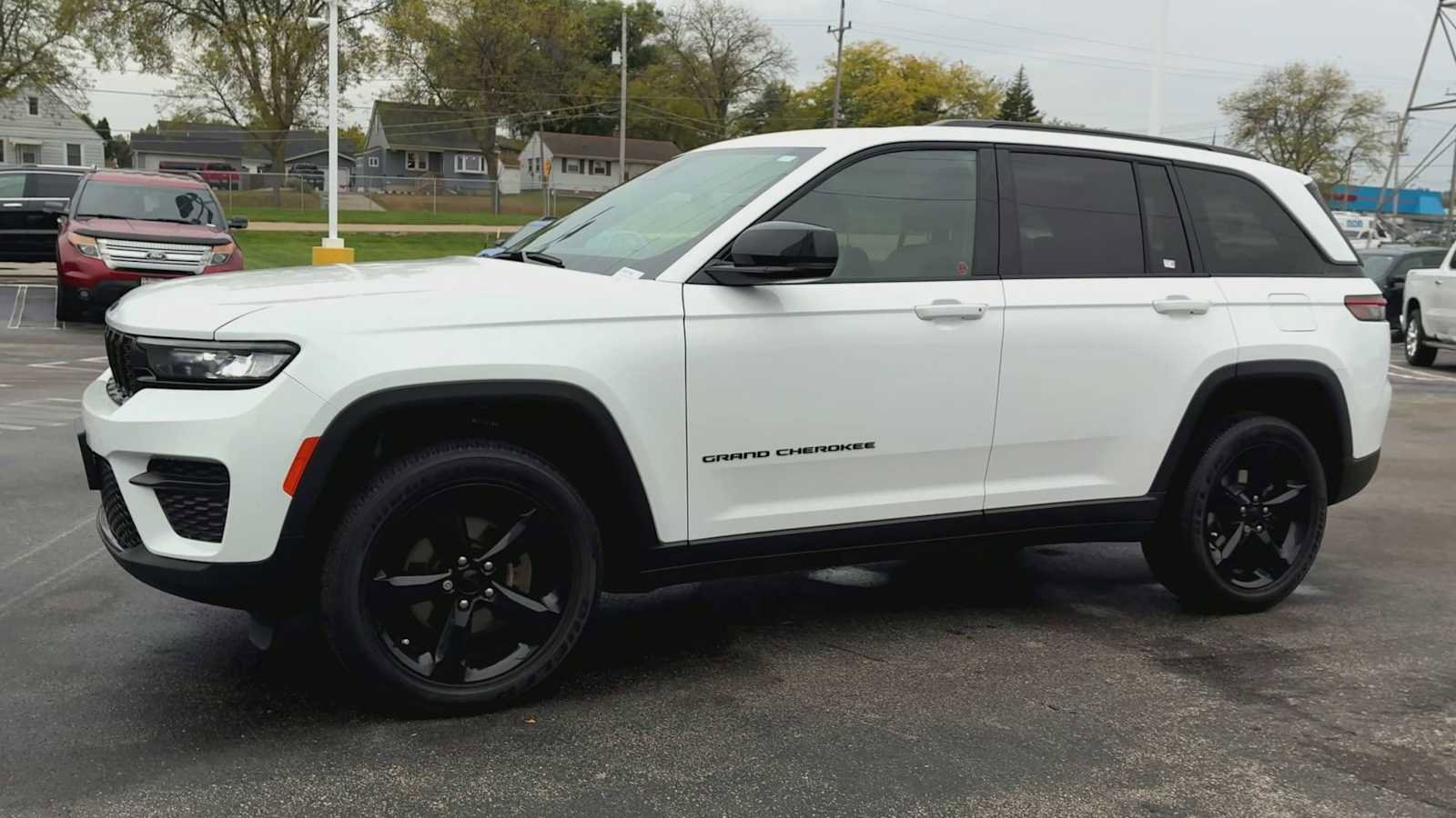 Used 2022 Jeep Grand Cherokee Altitude image 6