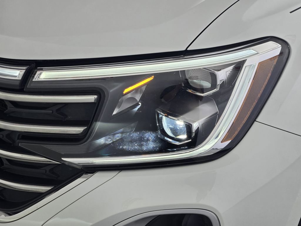 Used 2024 Volkswagen Atlas SE image 11