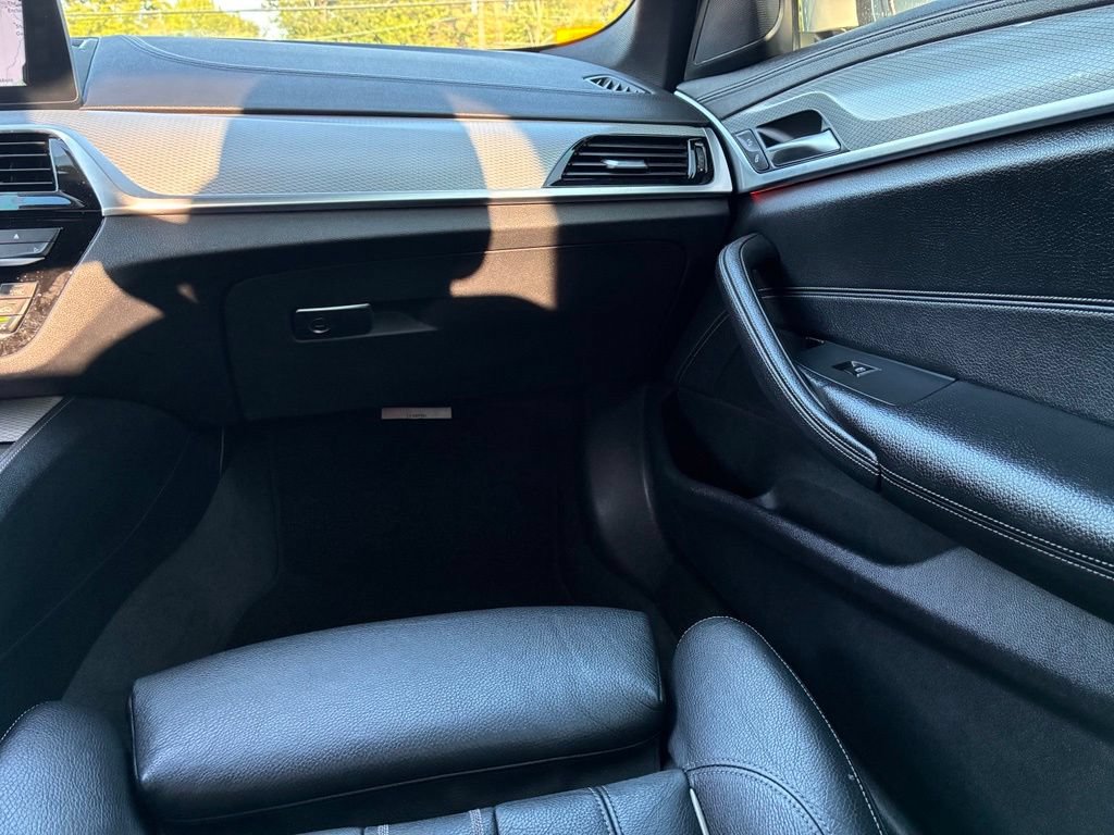Used 2018 BMW 530i xDrive AWD/4WD image 36