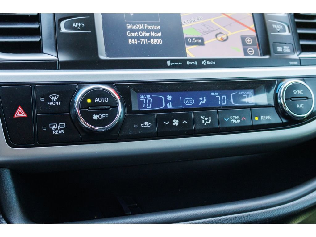 Used 2019 Toyota Highlander SE w/ Nightshade Edition AWD/4WD image 30