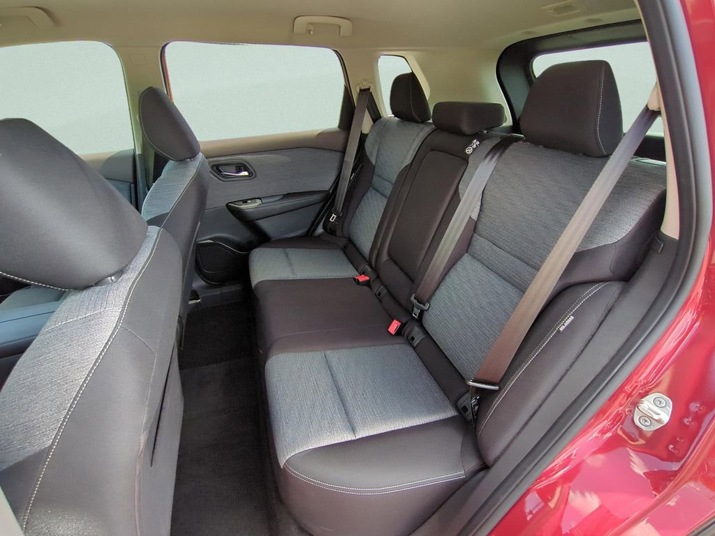 Used 2021 Nissan Rogue SV FWD image 14