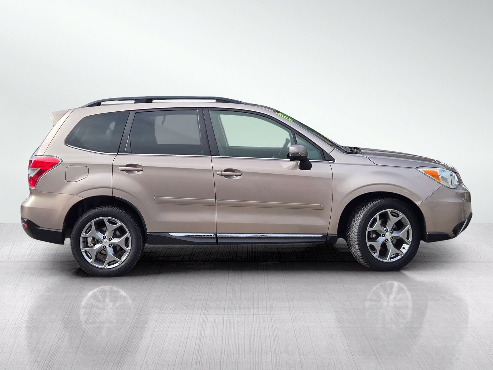 Used 2015 Subaru Forester 2.5i Touring AWD/4WD image 3