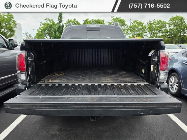 Used 2020 Toyota Tacoma TRD Off-Road AWD/4WD image 7