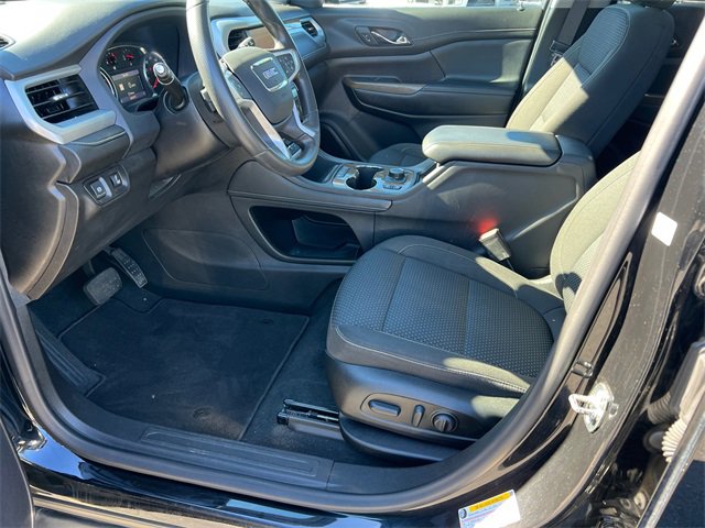 Used 2023 GMC Acadia SLE w/ Driver Convenience Package image 9