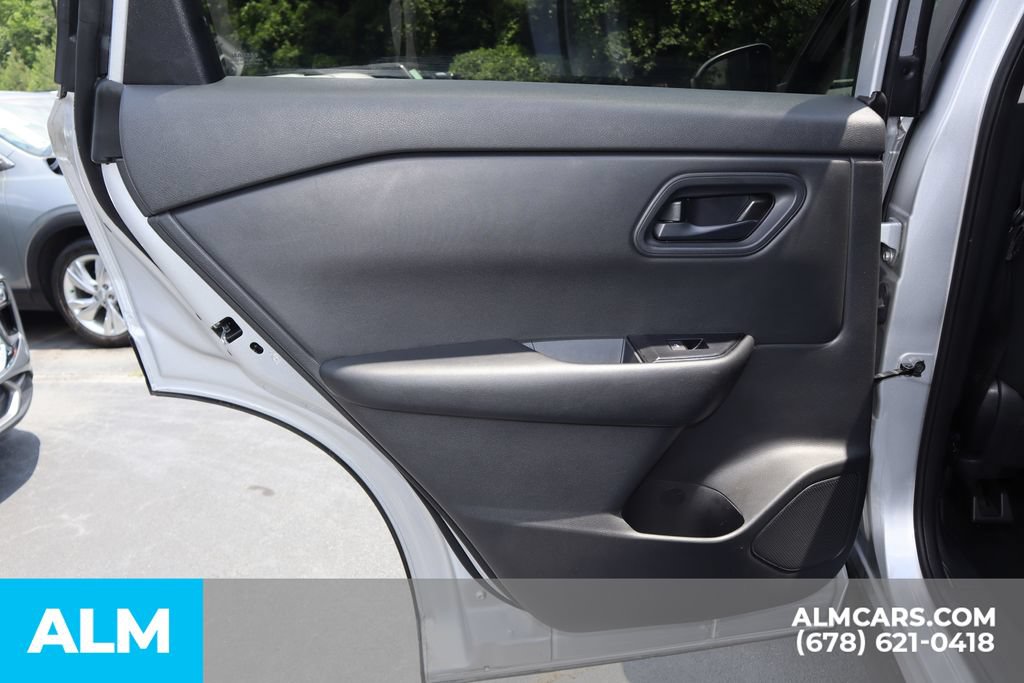 Used 2024 Nissan Rogue S FWD image 18