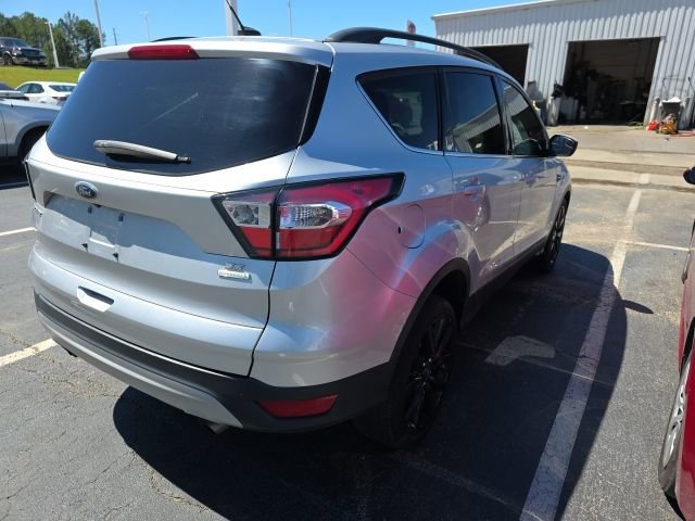 Used 2018 Ford Escape SE FWD image 6