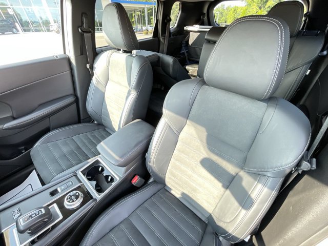 Used 2025 Mitsubishi Outlander SE AWD/4WD image 11