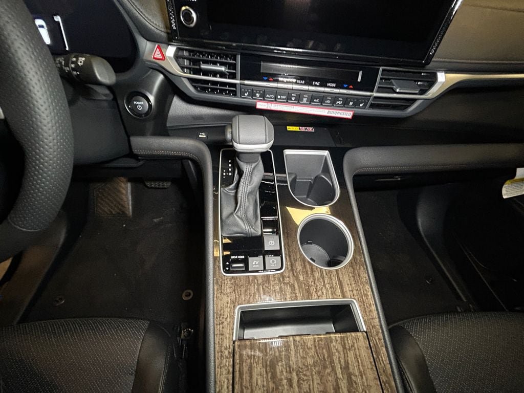 New 2026 Toyota Sienna Platinum AWD/4WD image 11