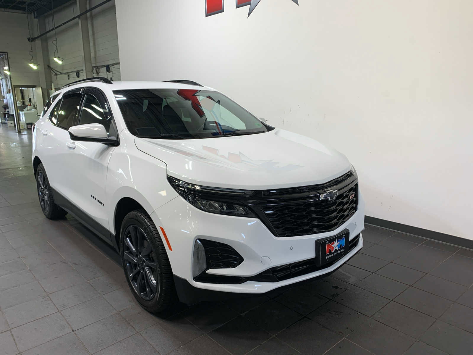 Used 2024 Chevrolet Equinox RS image 2