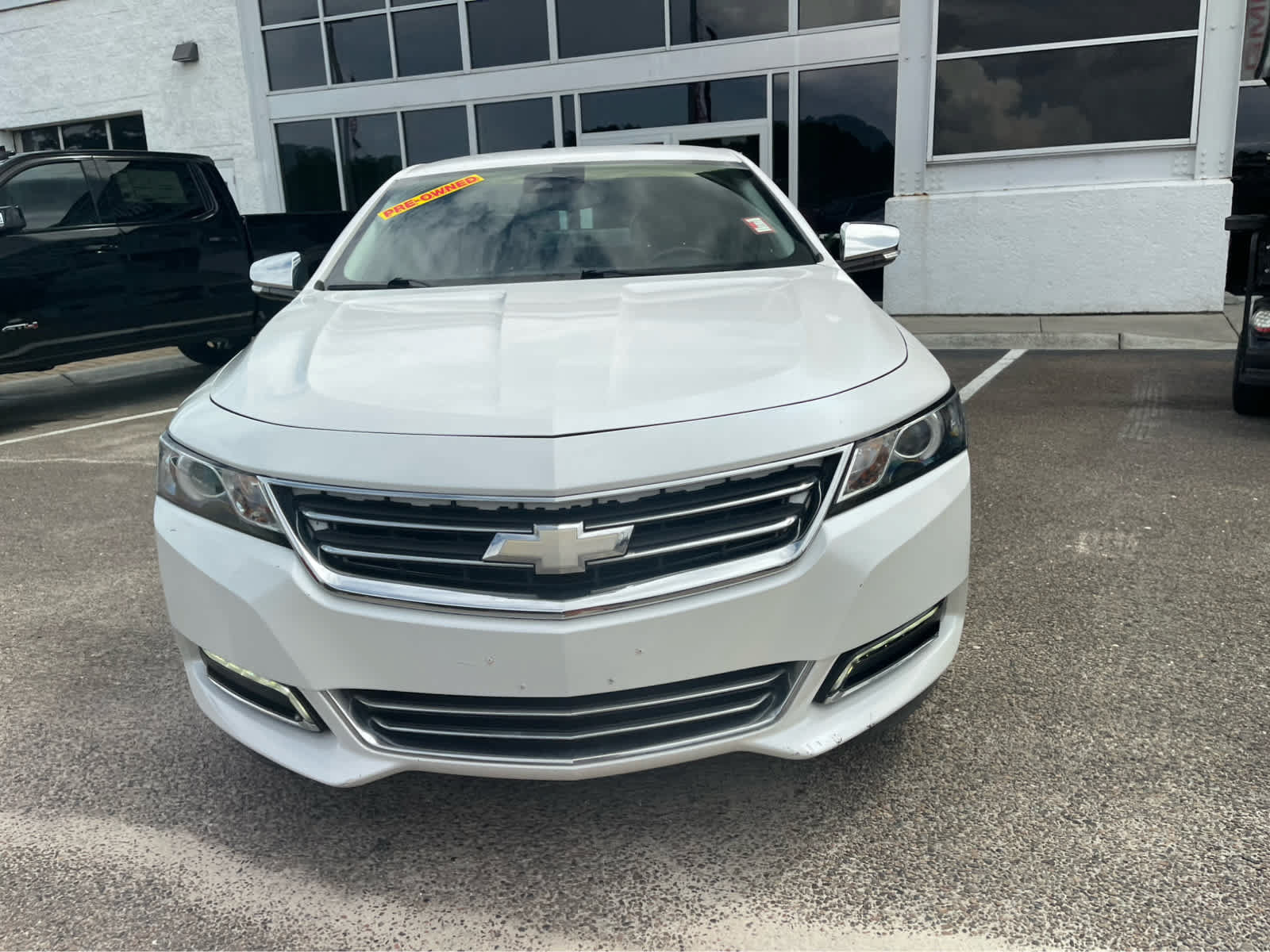 Used 2017 Chevrolet Impala Premier w/ Enhanced Convenience Package FWD image 2