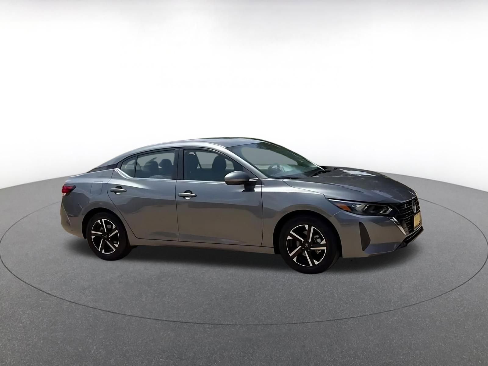 Used 2025 Nissan Sentra SV FWD image 2