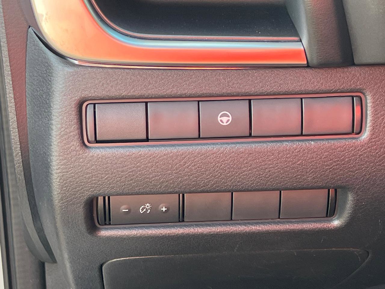 Used 2022 Nissan Rogue SV image 17