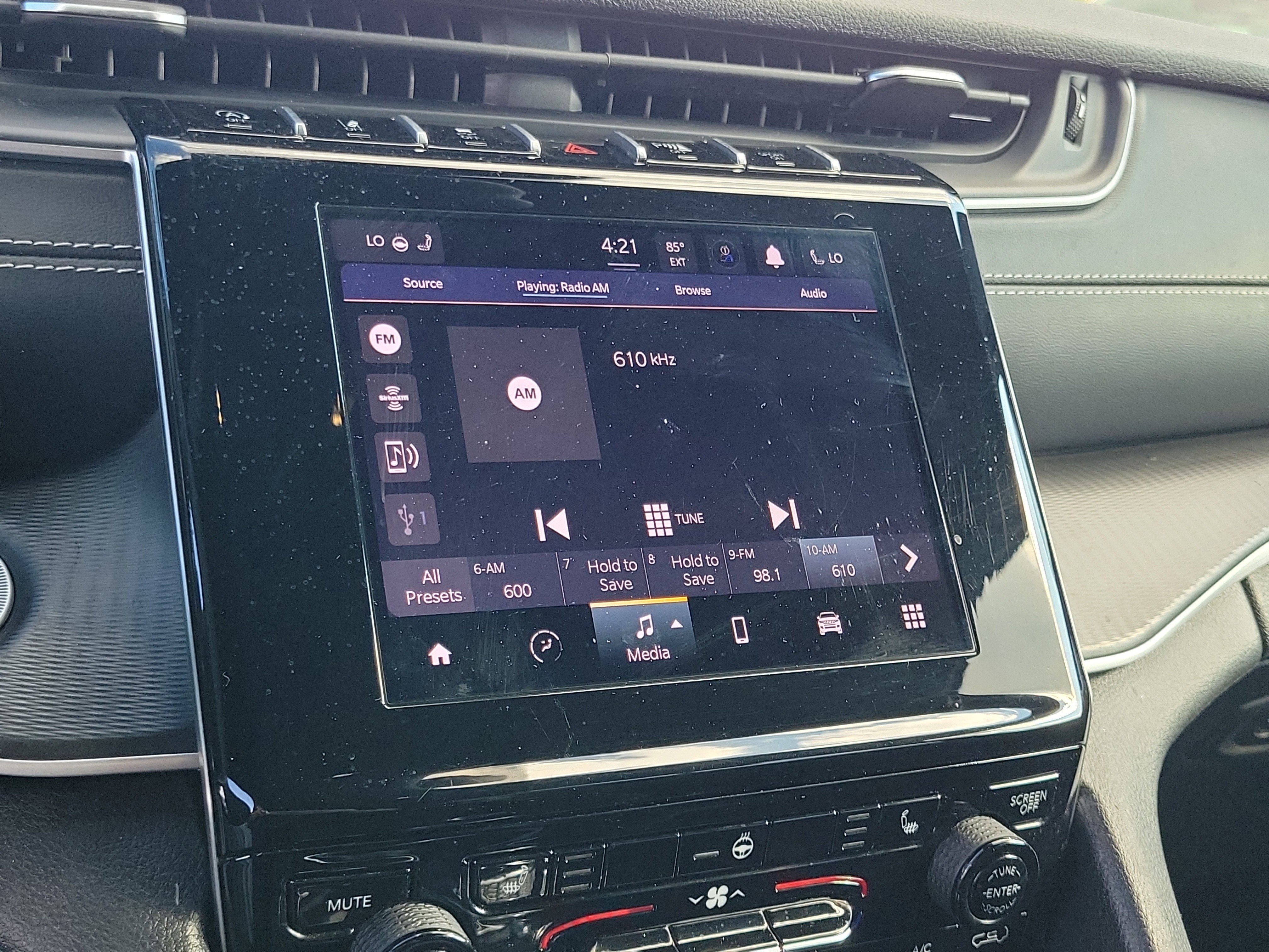 Used 2024 Jeep Grand Cherokee L Laredo image 26