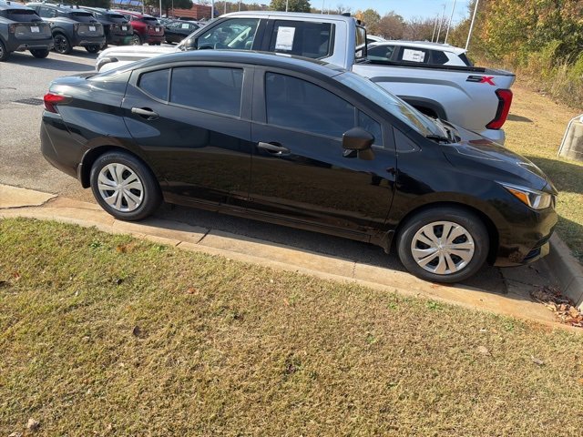 Used 2022 Nissan Versa S image 9