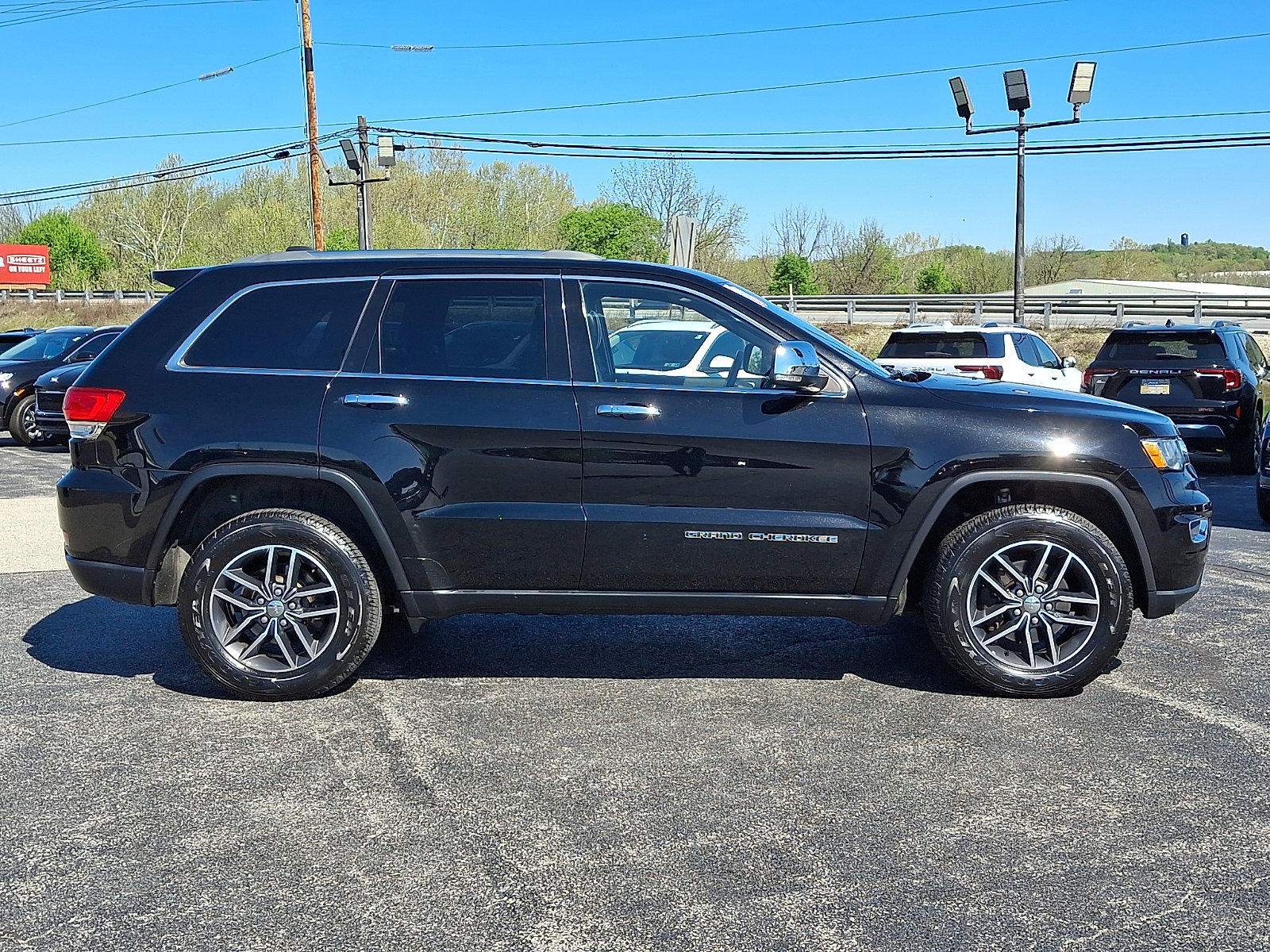 Used 2018 Jeep Grand Cherokee Limited AWD/4WD image 9