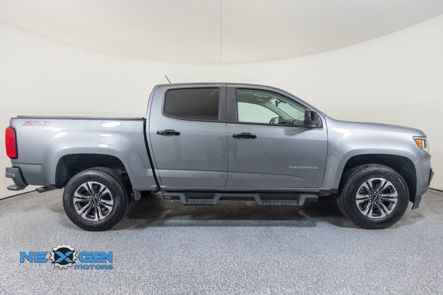 Used 2022 Chevrolet Colorado Z71 AWD/4WD image 38