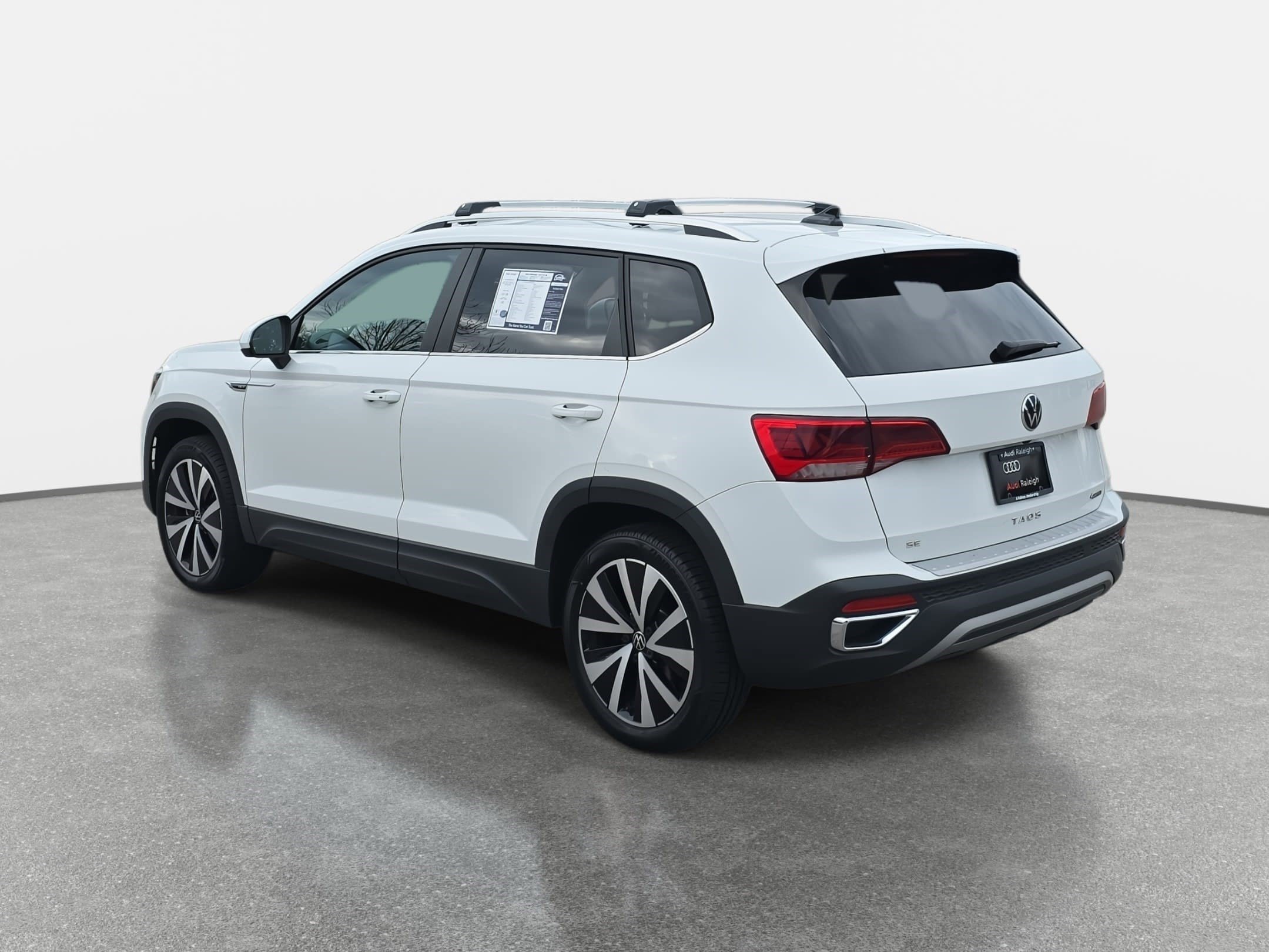 Used 2022 Volkswagen Taos SE image 7