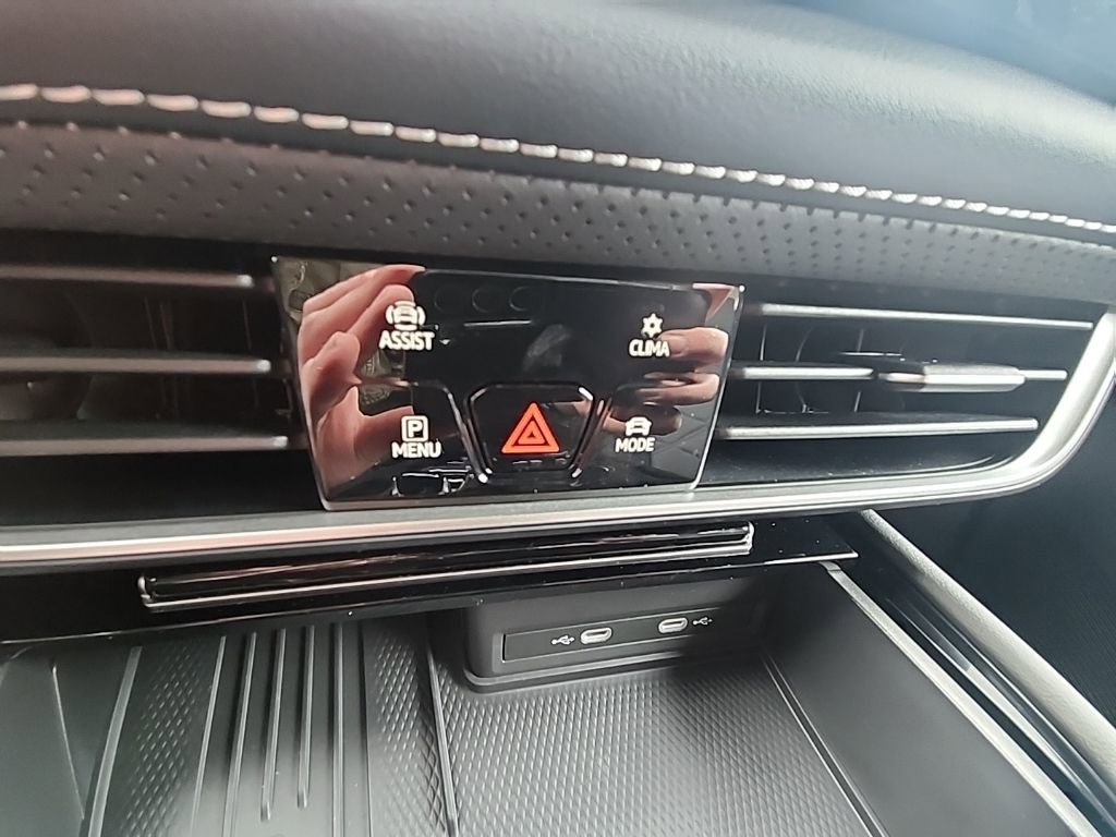 New 2026 Volkswagen Atlas Cross Sport SE image 16