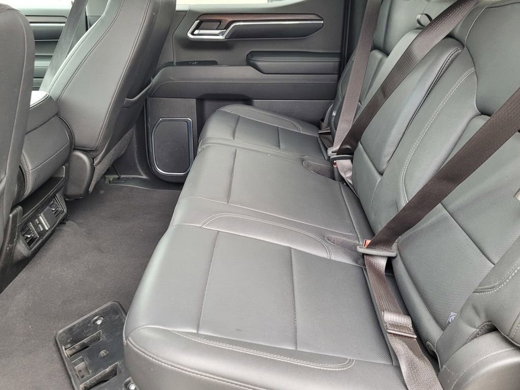 Used 2024 GMC Sierra 1500 SLT AWD/4WD image 11