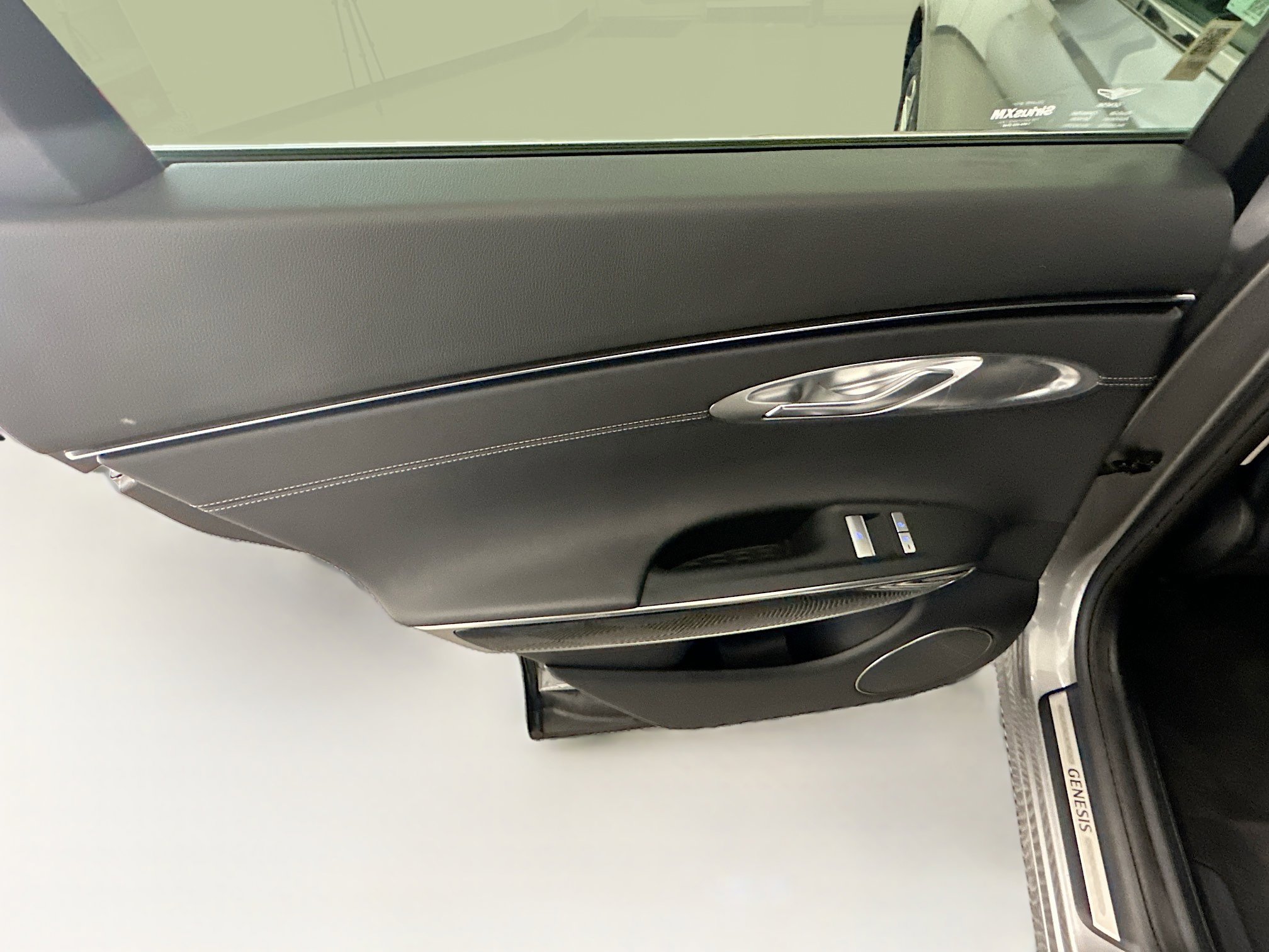 Used 2025 Genesis GV70 2.5T AWD/4WD image 35