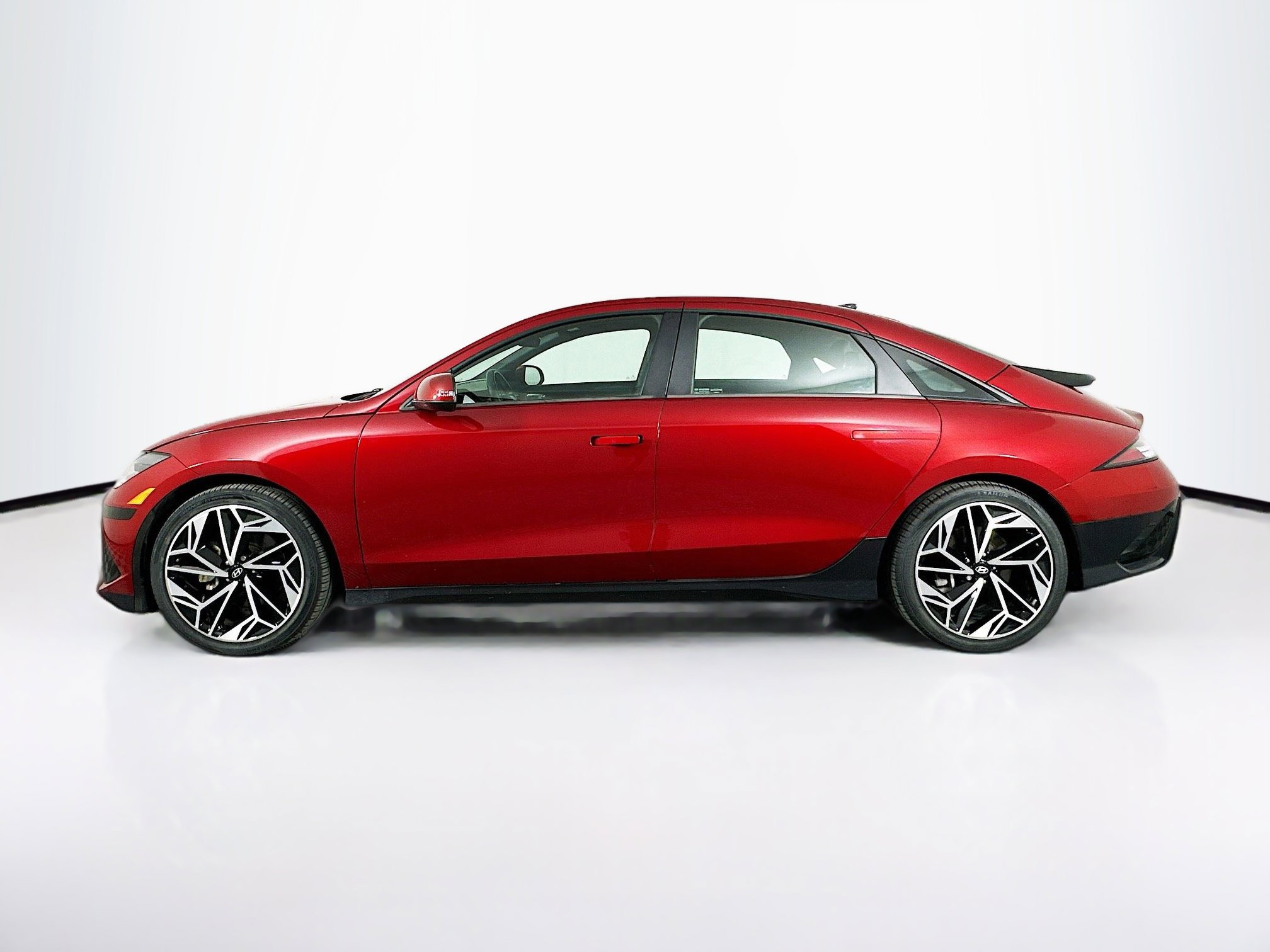 Used 2023 Hyundai Ioniq 6 SEL w/ Cargo Package AWD/4WD image 4