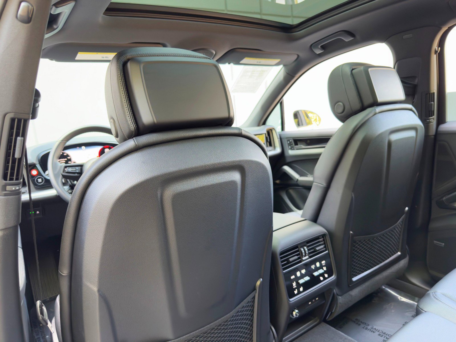 Used 2024 Porsche Cayenne S w/ Premium Package Plus AWD/4WD image 42