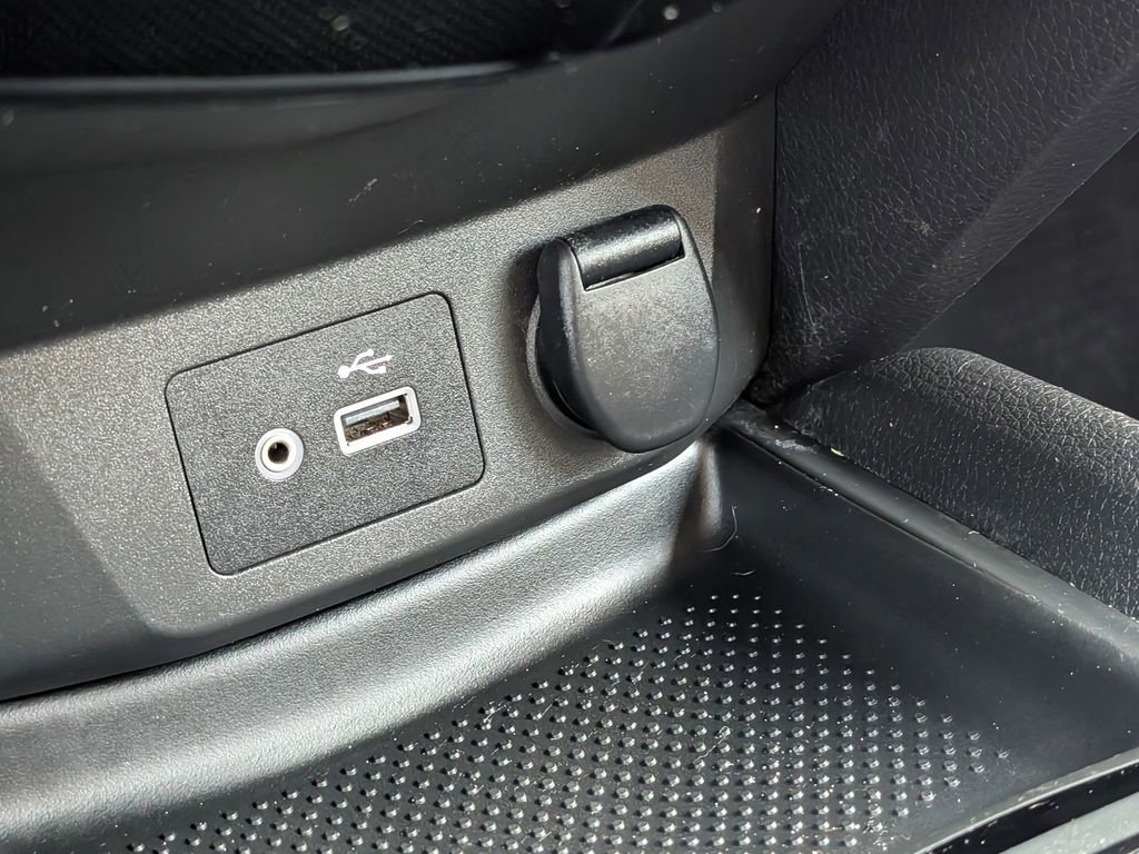 Used 2019 Nissan Rogue SV image 30