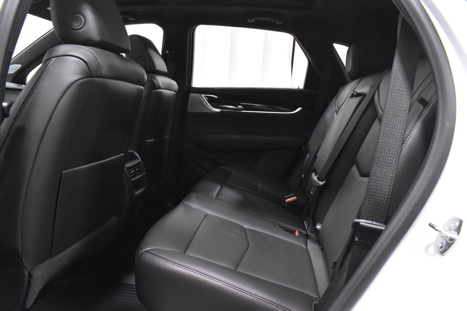 New 2026 Cadillac XT5 Premium Luxury w/ LPO, Floor Liner Package AWD/4WD image 4