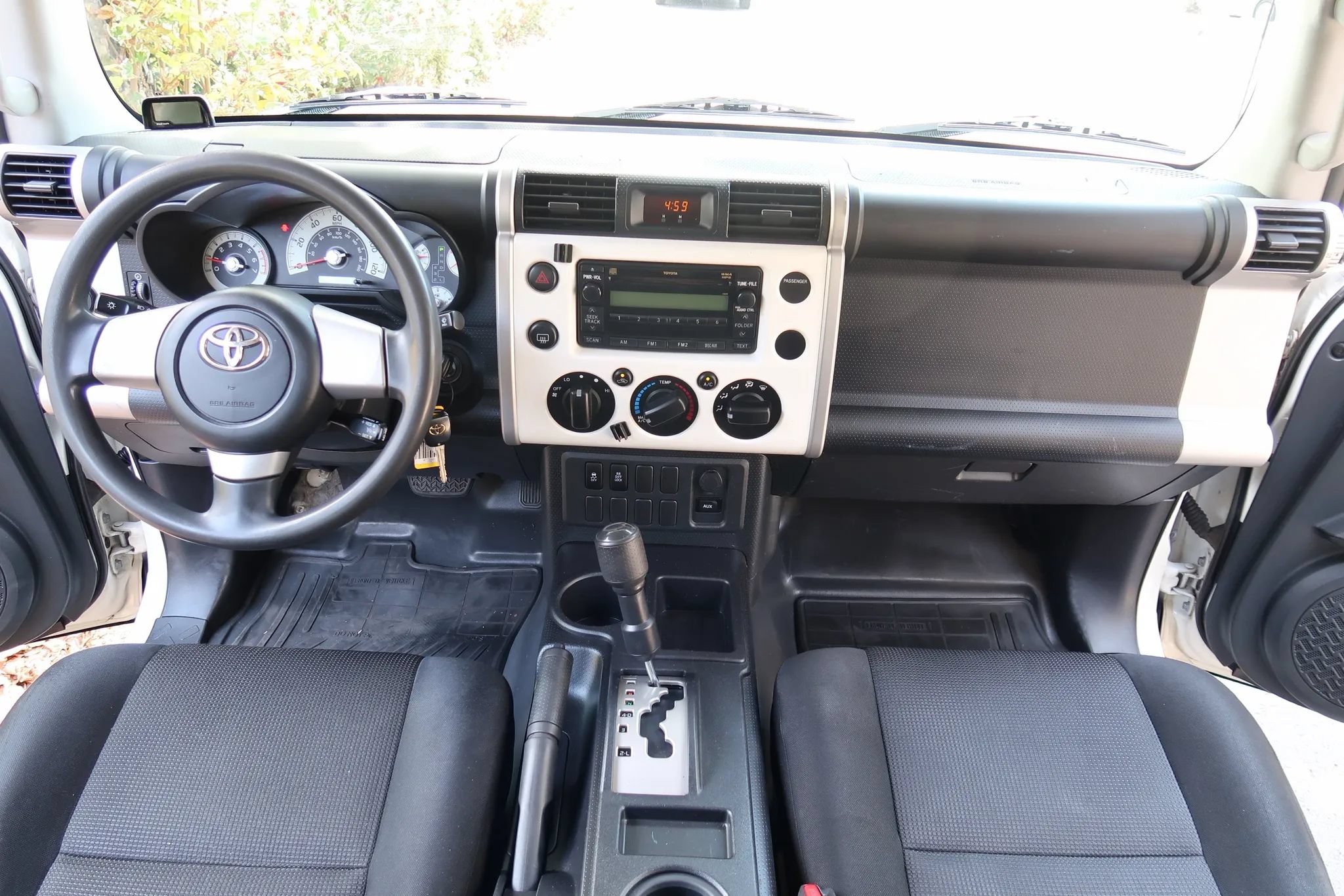 Used 2009 Toyota FJ Cruiser 2WD w/ TRD Sport Pkg image 36
