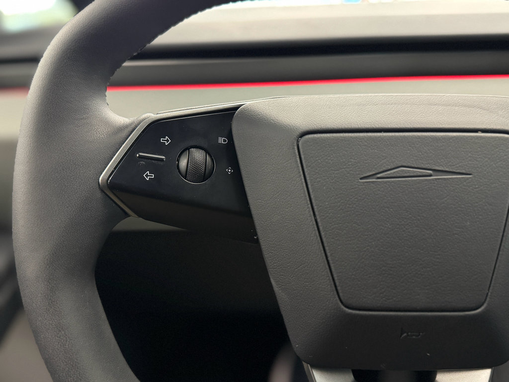 Used 2024 Tesla Cybertruck AWD Crew Cab image 18