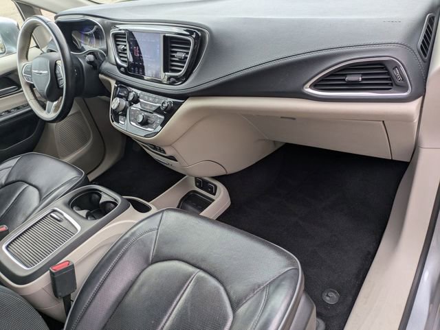 Used 2019 Chrysler Pacifica Limited w/ Advanced Safetytec Group image 19