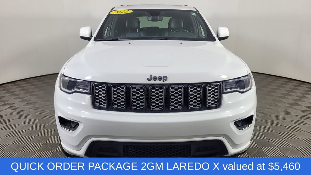 Used 2022 Jeep Grand Cherokee Laredo X image 2