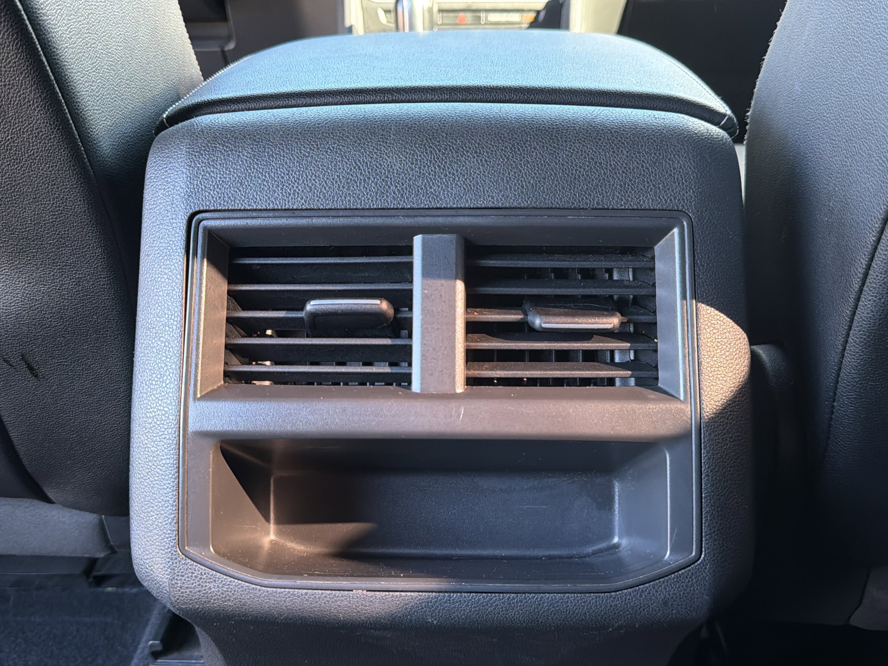 Used 2021 Volkswagen Atlas Cross Sport SE FWD image 29
