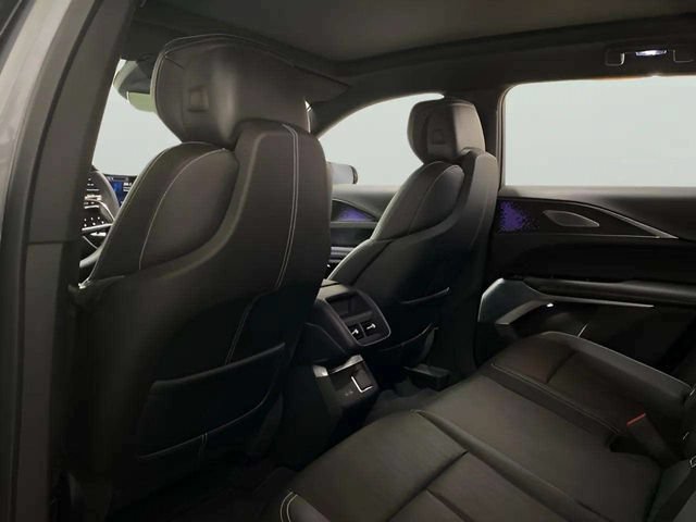 Used 2023 Cadillac Lyriq 2WD image 66