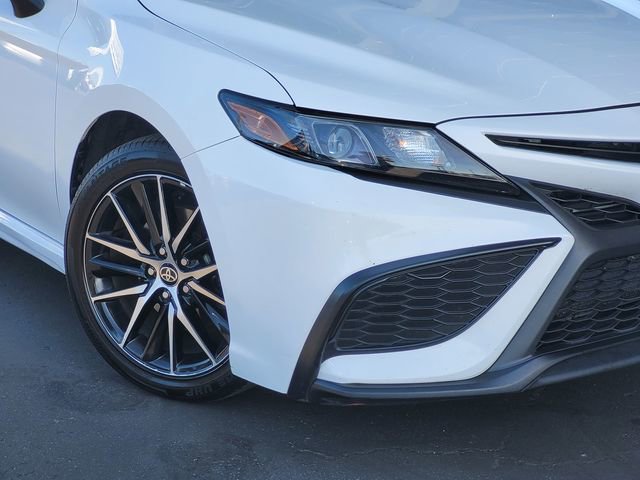 Used 2024 Toyota Camry SE FWD image 3