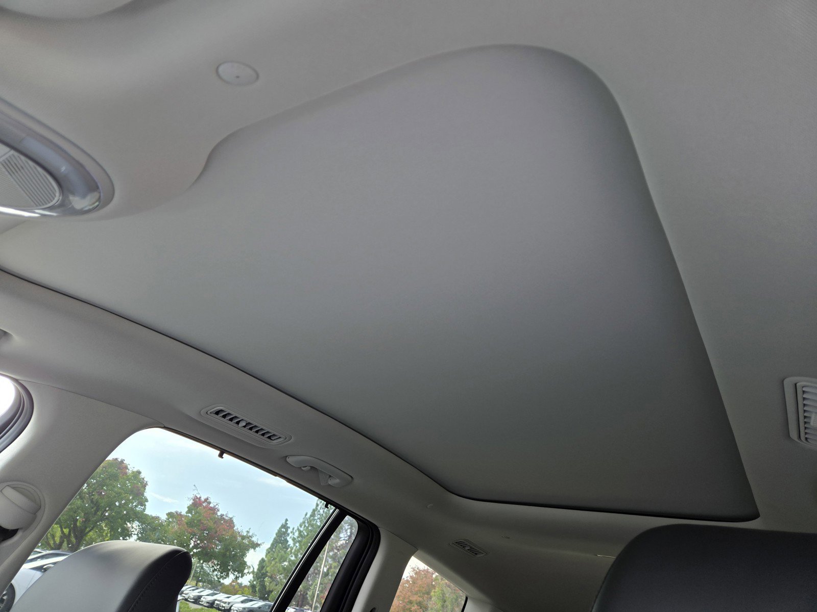 New 2026 Hyundai Ioniq 9 Limited image 18