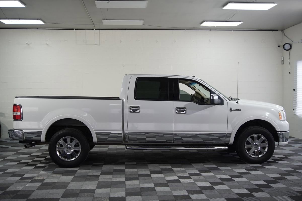 Used 2007 Lincoln Mark LT 4x4 image 7