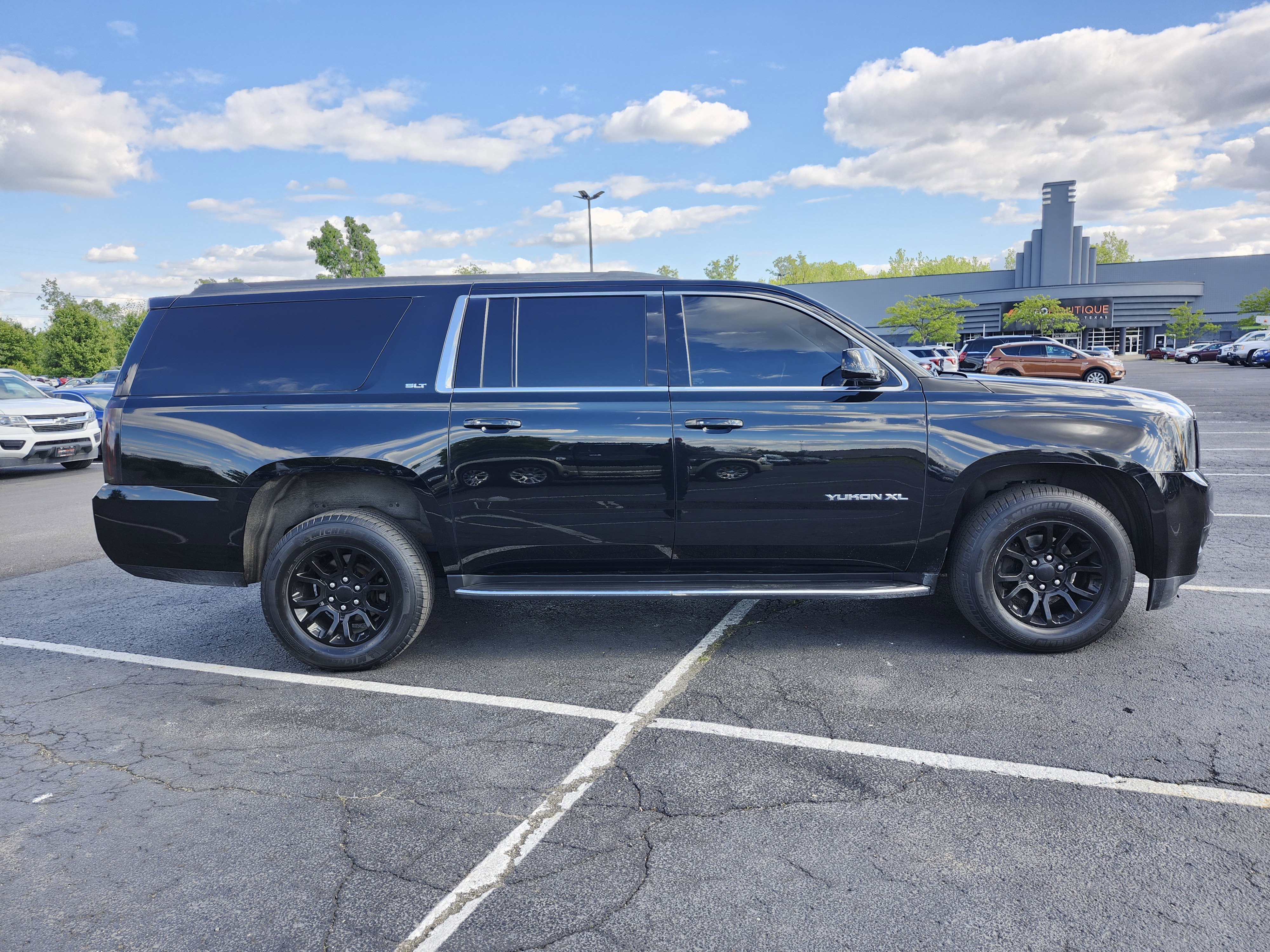 Used 2019 GMC Yukon XL SLT AWD/4WD image 20